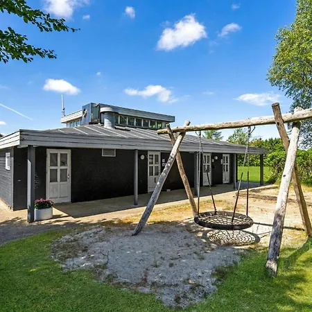 Lovely In With Kitchen Holiday home